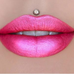 ONE IN STOCK‼️ JEFFREE STAR VELOUR LIQUID LIPSTICK (DREAMHOUSE)